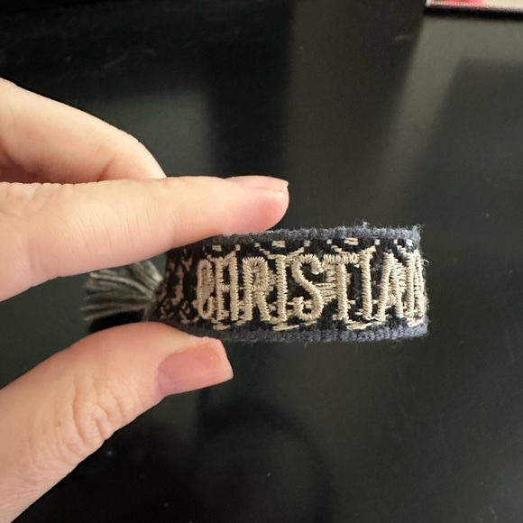 J’Adore Friendship Bracelet - Picture 1 of 5